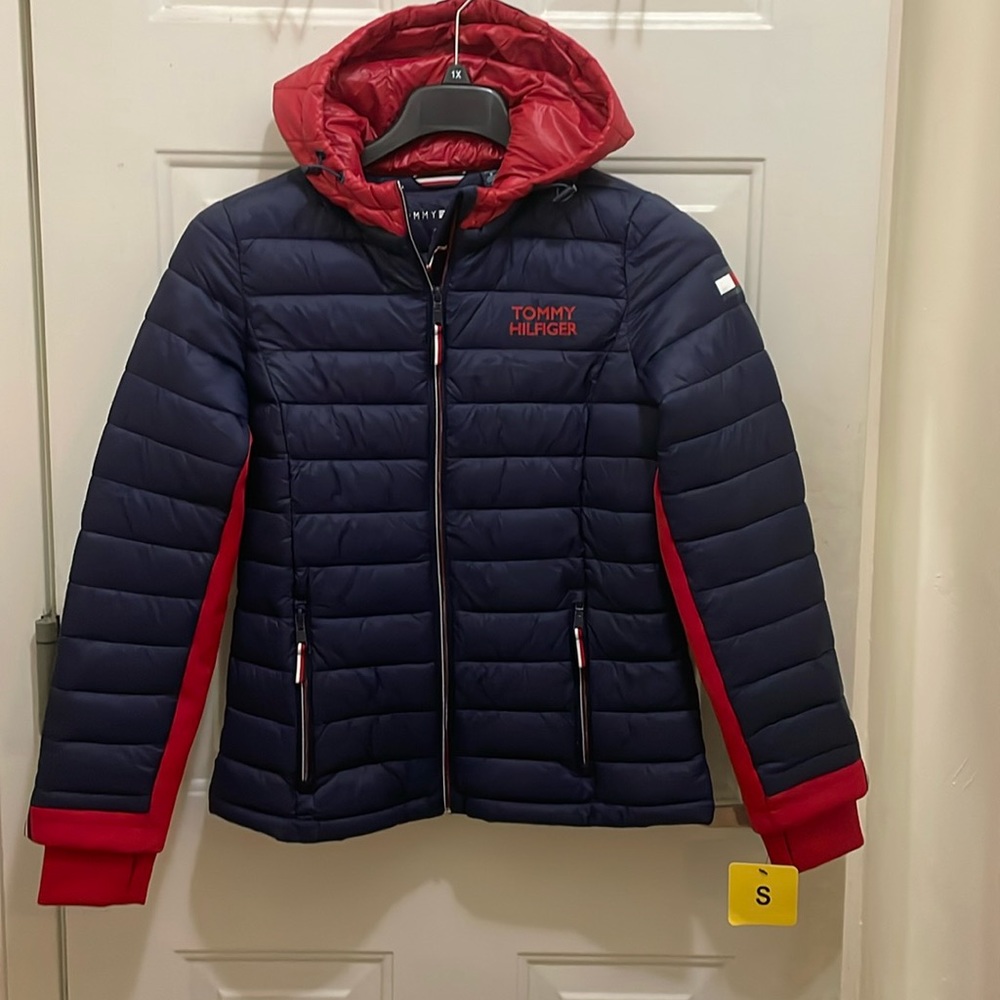 TOMMY HILFIGER: NWT, Packable Women’s Size small red and blue puffer jacket.